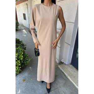 Robe longue à une manche Aethra 2693-8, respirante, confortable et élégante - Product Image 2