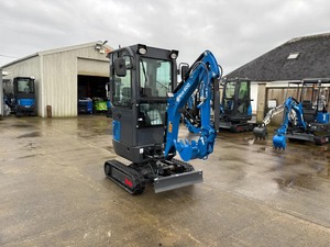 Mini-excavatrice sur chenilles entièrement cabonnée de 1,2 tonne avec moteur, pompe et boîte de vitesses - Couple de charge élevé - Product Image 4