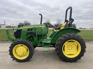 2022 Johnn Deere 5045E Mini Tractor 4WD Rueda 160HP Potencia nominal 4x4 Tipo de accionamiento para uso agrícola - Product Image 6