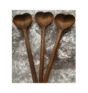 Vendita calda di design unico a forma di cuore cucchiaio di legno consegna veloce a basso costo cucchiaio di legno eco-friendly all'ingrosso