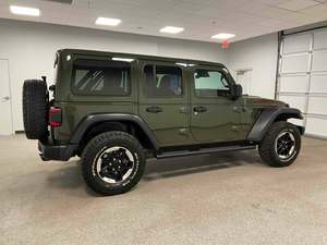 Jeep Wrangler Unlimited Rubicon 2020 / Disponible à la vente avec faible kilométrage, moteur essence, véhicule bien entretenu et sans accidents - Product Image 4