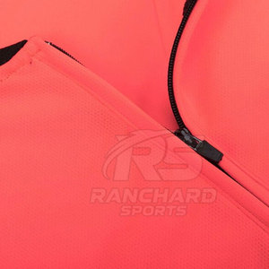 Uniforme de Fútbol de Color Sólido de Diseño Personalizado de Alta Calidad, Uniforme de Fútbol 100% Poliéster para Equipos - Product Image 3