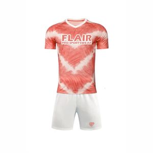 Maillot de football personnalisé pour enfants au design rétro meilleure qualité 100% polyester confortable respirant ensemble de haut court à l'avant nom du service OEM - Product Image 3