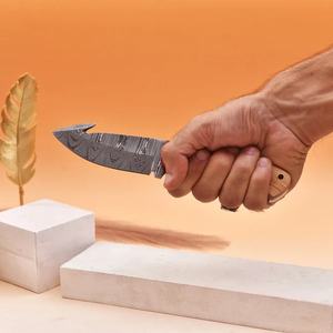 Cuchillo de Caza y Camping de Acero de Damasco Hecho a Mano |   Cuchillo Skinner de Hoja Fija Personalizado con Mango de Madera y Funda de Cuero OEM - Product Image 3
