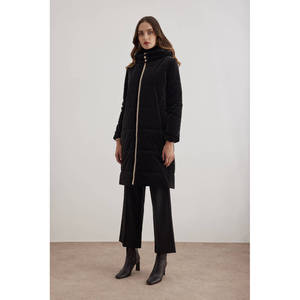 Abrigo Largo Acolchado Vintage de Invierno para Mujer con Capucha y Cierre de Cremallera - Product Image 4