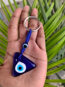 Llavero Triangular de Cristal Azul con Ojo Turco, Amuleto Hecho a Mano, Amuletos de Ojo Nazar, Anillo para Llaves, Marca Jaunty, Tamaño Personalizado - Product Image 4