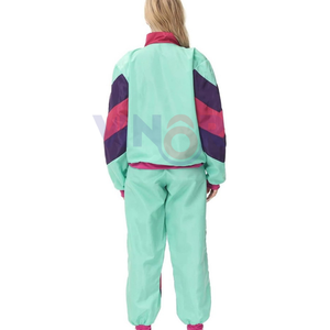 Conjunto de 2 Piezas de Moda OEM para Mujer, Chaqueta Cortavientos con Capucha, Estampado Sólido, Logotipo Personalizado, Elástico en 4 Direcciones, Ligero, Corte Regular - Product Image 3