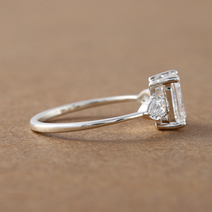 Diamant de laboratoire taille émeraude serti de trois pierres luxueuse bague de fiançailles en or massif 10 carats bague cadeau de Style tendance pour les femmes IGI - Product Image 3