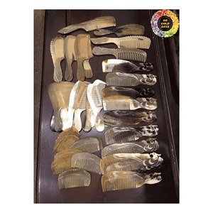 Peine de cuerno vintage hecho a mano para masajear y desenredar, peine de cuerno natural único para peinar el cabello, artículo de regalo para damas - Product Image 4