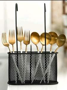 Portacubiertos decorativo de hierro para una decoración llamativa en la cocina, que crea un enfoque visual y un práctico arreglo de utensilios. - Product Image 4