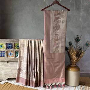 ชุดส่าหรีคอลเลคชั่นใหม่ระดับพรีเมียมจาก VASTRA COTTAGE ผ้าไหมเนื้อนุ่มทอจากเส้นใยผสม พร้อมขอบผ้าปักดิ้นซารีและผ้าคลุมไหล่เข้าชุดกับเสื้อ - Product Image 3