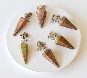 Péndulo de radiestesia de cristal de Unakite K9 hecho a mano de alta calidad, diseño de cono facetado, tamaños personalizados para recuerdo de adivinación curativa - Product Image 1
