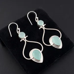 Boucles d'oreilles élégantes en chalcédoine aqua, faites à la main par un créateur, en argent sterling 925, pour femmes et filles. - Product Image 1