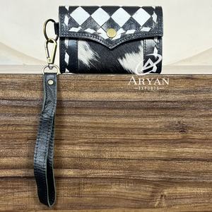 Porte-monnaie en cuir de vachette fait main sur mesure OEM ODM, design à carreaux avec porte-cartes de crédit et bracelet pour femmes - Product Image 1