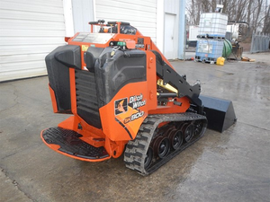 Minicargadora de orugas Ditch Witch SK800 con motor diésel Kubota, PLC, motor de alta eficiencia, bomba de rodamientos y caja de cambios delantera Hurricane - Product Image 5