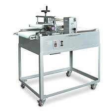 Cortadora de Pastel Horizontal Resistente BLAACK FOREST BAKERY con 3 Cuchillas de Metal de Alta Calidad, Función de Transferencia de 70 kg para Uso en Panadería - Product Image 4