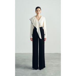 Blusas de mujer superventas a buen precio, camisas, SARAH Blusa con volantes, tela de triacetato, marca sostenible WHITEANT hecha en Vietnam - Product Image 1