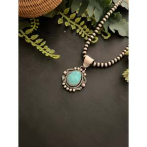 Pendentif Mathilda Benally Royston en turquoise et argent sterling avec technologie d'incrustation à sertissage clos - Product Image 4