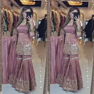 นำเสนอชุดแต่งกายสำหรับงานปาร์ตี้ดีไซน์ใหม่ดูยอดเยี่ยมและดูปองตากับงานปักที่หนักหน่วง - Product Image 1