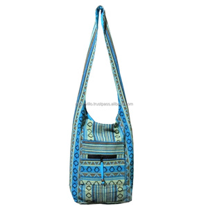 Bon marché, sac à bandoulière fait à la main Hippie Jhola, sac fourre-tout de voyage avec des sacs latéraux Hippie Jhola de style différent de l'Inde - Product Image 5