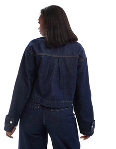 Chaqueta vaquera recortada rasgada de gran tamaño desgastada Vintage para mujer, ropa informal de palangre, dobladillo crudo, moda sostenible a granel al por mayor - Product Image 3