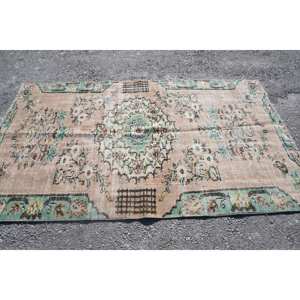 พรมตุรกีโบราณแท้ลายเย็บปะสีเบจและสีเขียววัสดุขนสัตว์ขนาด4.6X7.8ฟุตพร้อมแผ่นรองทำจากยาง - Product Image 3