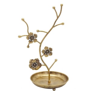 Support à bijoux en métal fait main en forme de T avec finition dorée, motif ange, écologique pour l'affichage sur table, bagues, boucles d'oreilles, colliers - Product Image 4