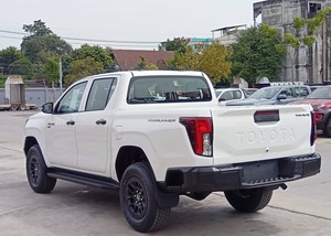 Camionetas Hilux 2.4 Usadas 2024, Cabina Simple, 5 Asientos, Faros LED, Neumáticos R17, Diésel, Transmisión Manual, Aire Acondicionado, Volante a la Izquierda, Pantalla Táctil - Product Image 4