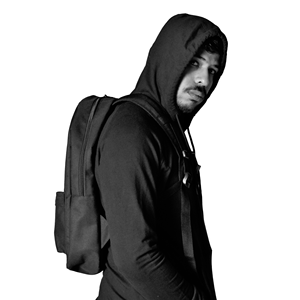 Sac à dos de designer Fashion Forward avec esthétique luxueuse et artisanat de haute qualité pour les créateurs de tendances - Product Image 3