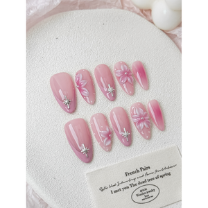 Blush Blessing Press-On Nail Art: realza tus uñas con un toque elegante y a la moda. - Product Image 1
