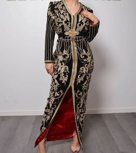 NOUVEAU STUPÉFIANT TRAVAIL DE BRODERIE LOURDE SUR ROBE CAFTAN NOIRE AVEC PERLES DE VERRE EN CRISTAL ORNEES, PIERRE, SEQUENCE,DABKA WORK @ 2024 - Product Image 1