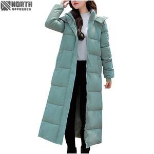 Veste d'hiver épaisse et chaude à fermeture éclair avec capuche Split Puffer Outerwear Snap Closure Breathable Women's Parkas From Pakistan - Product Image 1