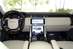 Range Rover HSE 2024 Impeccable, Volant à Gauche, Sièges en Cuir, Caméra Arrière, Phares Xénon, Écran Tactile - Product Image 2