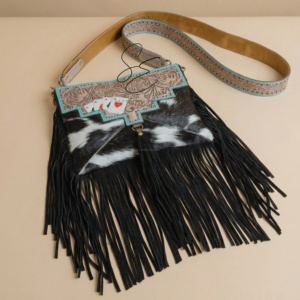 Bolso Bandolera de Cuero Vacuno Turquesa con Flecos y Grabado Artesanal, Estilo Vaquero Occidental - Product Image 3