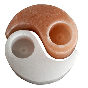 Paire de bougeoirs Ying Young rose et blanc fabriqué dans l'himalaya pour les entreprises Ying Yang-Sian - Product Image 4