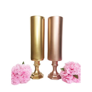 Ensemble de vase à fleurs élégant en or et noir à impression personnalisée de 2 décorations attrayantes pour la maison et le jardin pour Noël Vase décoratif élégant - Product Image 6