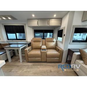 Roulotte de voyage 2026 Brinkley Model Z 3100 en aluminium gris pour 6 personnes avec 3 glissières - Product Image 6