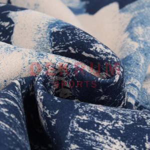 Sudaderas personalizadas con diseño de cremallera OEM Streetwear Low MOQ Colección de invierno teñida lisa con logotipo personalizado - Product Image 4