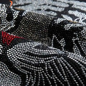 Camiseta Corta Extra Grande de Corte Cuadrado Hecha a Medida en Felpa Francesa 100% Algodón con Estampado Gráfico y Pedrería en Toda la Superficie - Product Image 3