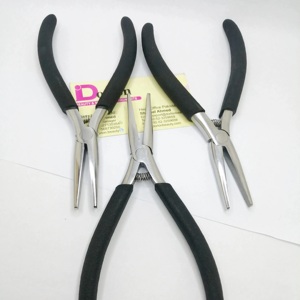 Alicates profesionales para extensiones de cabello, logotipo personalizado, agarre de goma Fomic negro, la mejor extensión de cabello, alicates de microapertura y cierre de cabello - Product Image 1