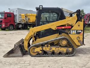 Cargadora Compacta Usada Cat 259D con Mulcher, Motor Caterpillar 2023, Alta Eficiencia de Combustible, Carga Nominal de 400 Toneladas, Caja de Cambios, Rodamientos y Motor - Product Image 5