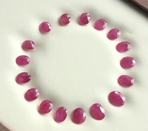 Diseño de piedra de corte facetado ovalado de rubí Mozambique de 73,76 quilates calentado para fabricación de joyas finas piedras preciosas naturales - Product Image 2