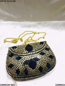 Bolso de mano para mujer con cuentas de latón y resina para mujer, uso de fiesta, disponible al mejor precio del exportador indio - Product Image 2