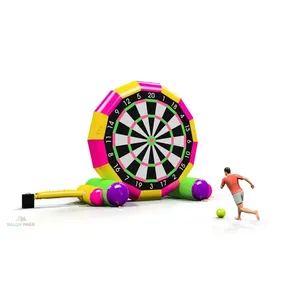 Jeu de fléchettes géant gonflable commercial 410x350cm pour festival en extérieur, cible de football en PVC, équipement de divertissement - Product Image 1