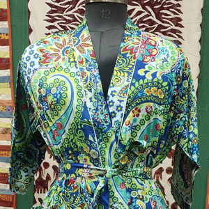 Kimono imprimé bloc indien pur coton pour femmes couverture de plage florale légère pour vêtements de villégiature salon d'été ou tenues de piscine - Product Image 1