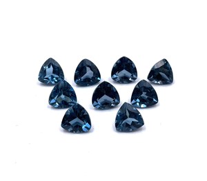 Lot de pierres précieuses en topaze bleue de Londres, taille trillion, pierres brutes, 4-7 mm, topaze bleue de Londres, pierres pour la fabrication de bijoux - Product Image 1