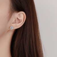 Boucles d'oreilles clous en moissanite taille ronde et zircon, couleur D, VVS, en argent sterling S925 plaqué or 18 carats et plaqué platine