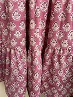 Robe longue en coton rose imprimée sans manches avec col à franges, coupe décontractée, style étagé, pour un look décontracté estival au quotidien