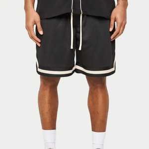 Shorts de sport pour hommes avec logo personnalisé, 100% polyester, poches latérales, entraînement actif, salle de sport, athlétisme, fabricant de shorts de basket-ball - Product Image 1