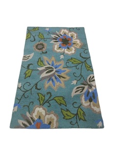 Elegantes alfombras de lana empenachadas a mano con patrones geométricos o florales suaves y duraderas disponibles a precio de fábrica - Product Image 1